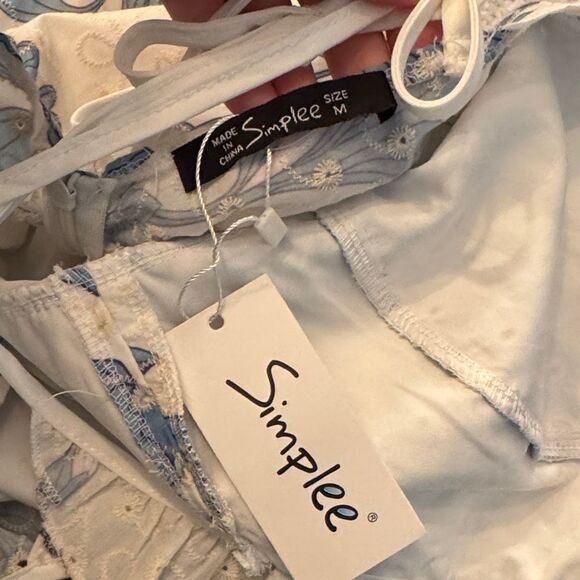 SIMPLEE Eyelet Floral Romper *NEW* - Picture 4 of 12